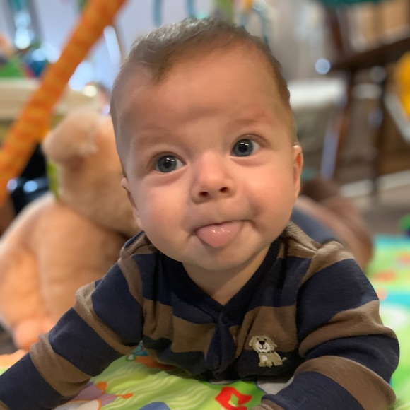 Meet your Posher - Picture 3 of 5